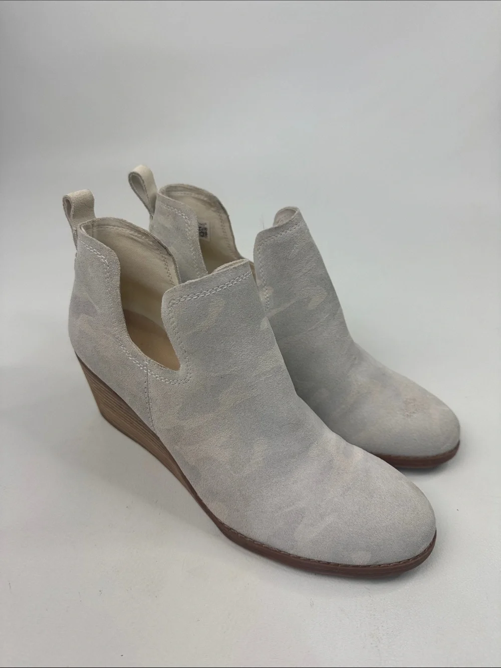 Toms cream light